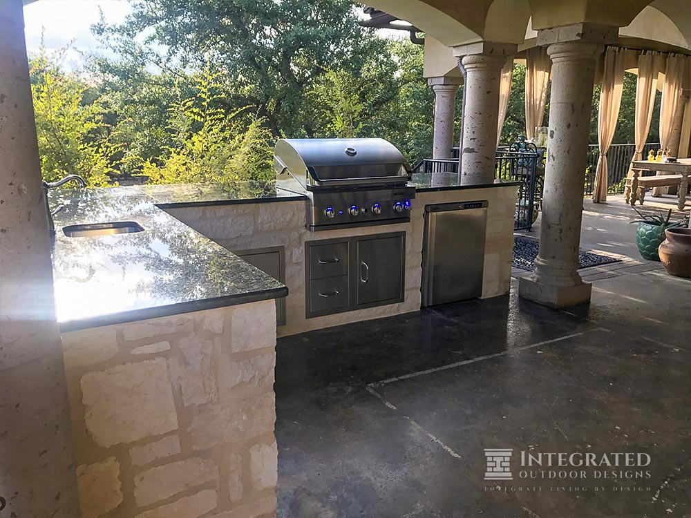 outdoor-kitchens-fireplaces-integrated-outdoor-designs (13)