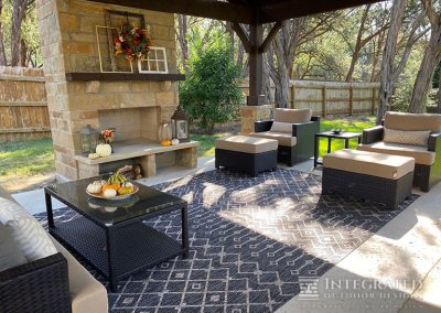 outdoor-fireplace-seating